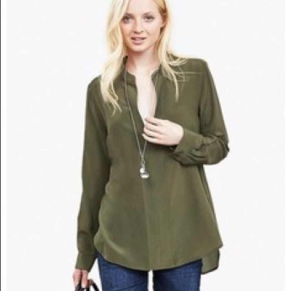 Banana Republic silk deep vneck blouse
